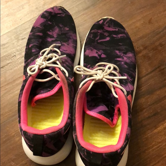 Nike Camoflauge Roshe runs - Picture 4 of 8